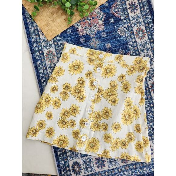 Sunflower daisy print‎ mini skirt 90s vibe - Picture 1 of 6